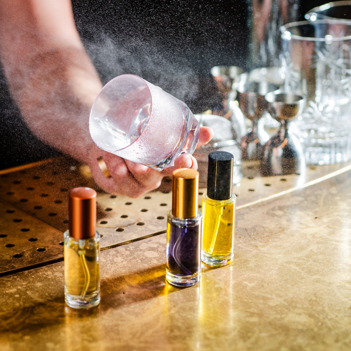 Jinx 1 oz. Round Bottle - Black Top