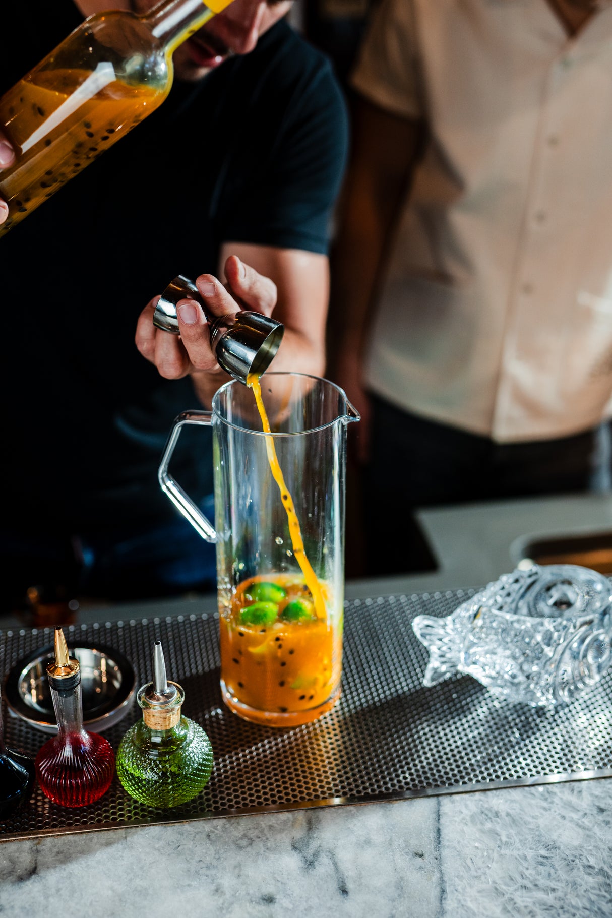 Laguna 1.5 L. Pitcher w/ Stainless Steel Top