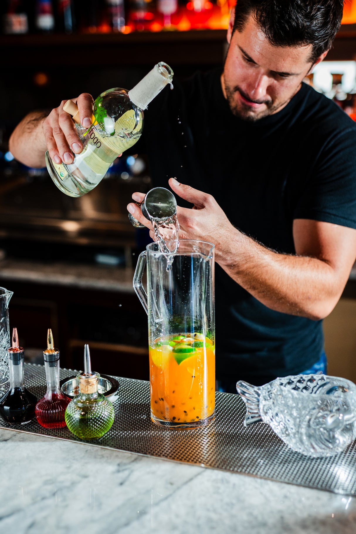 Laguna 1.5 L. Pitcher w/ Stainless Steel Top