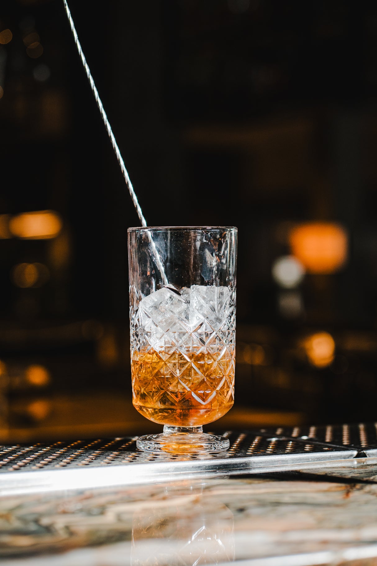 Majesty 22 oz. Footed Mixing Glass