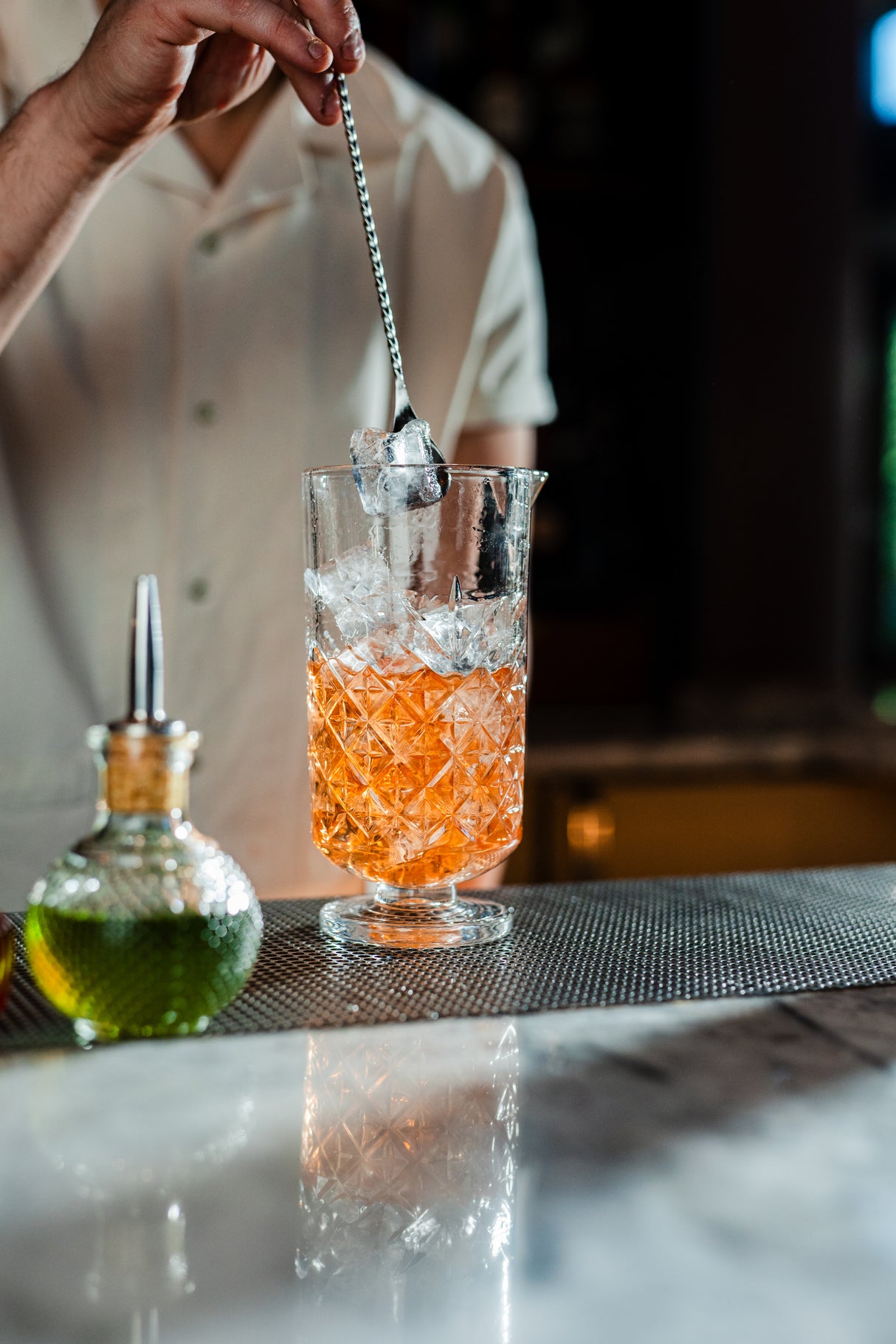 Majesty 22 oz. Footed Mixing Glass