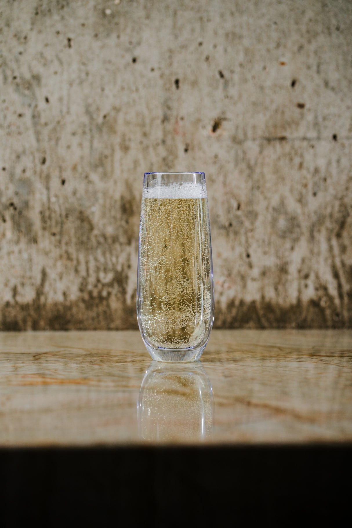 Oasis 6 oz. Stemless Champagne
